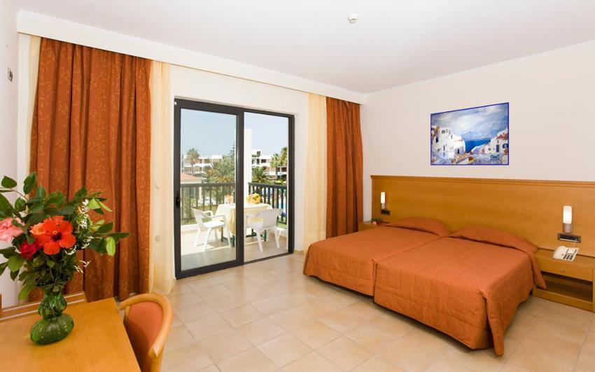 Tigaki Beach Hotel Ruang foto