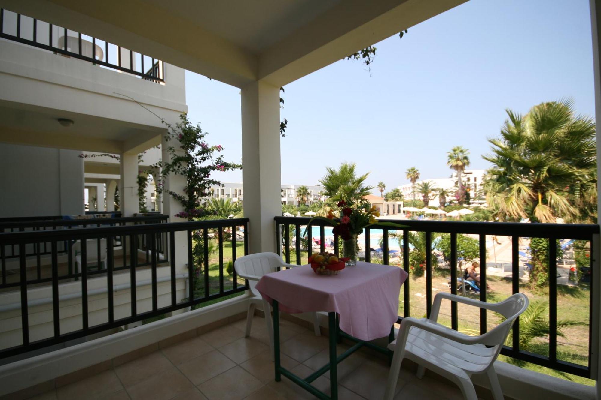 Tigaki Beach Hotel Bagian luar foto
