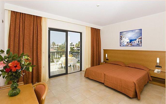Tigaki Beach Hotel Bagian luar foto