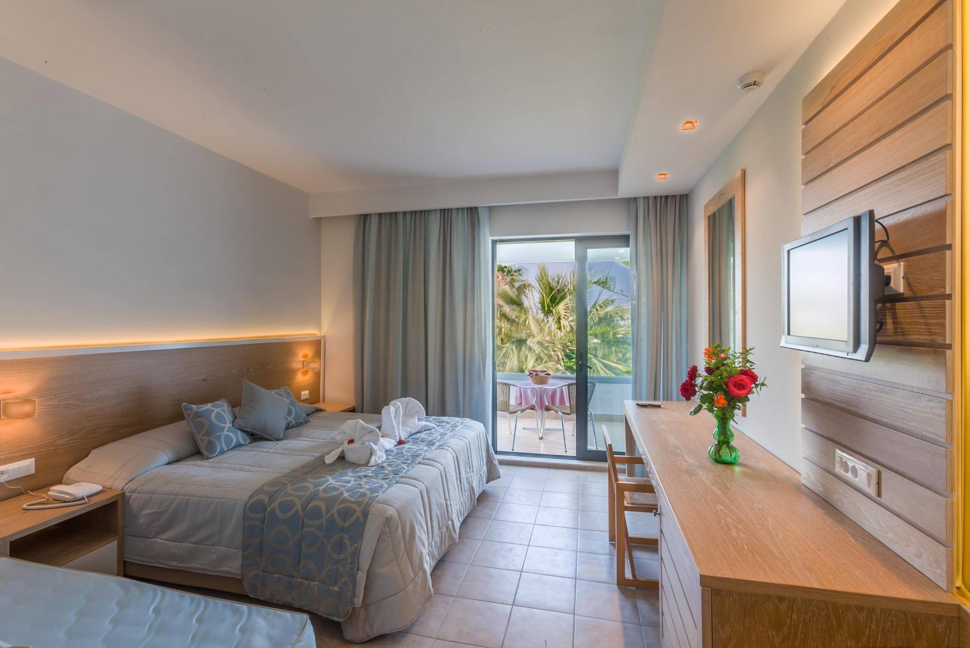 Tigaki Beach Hotel Bagian luar foto